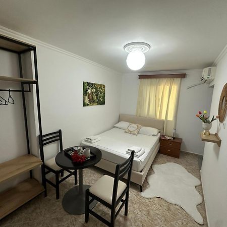 Vila Reni&Risi Ksamil Esterno foto