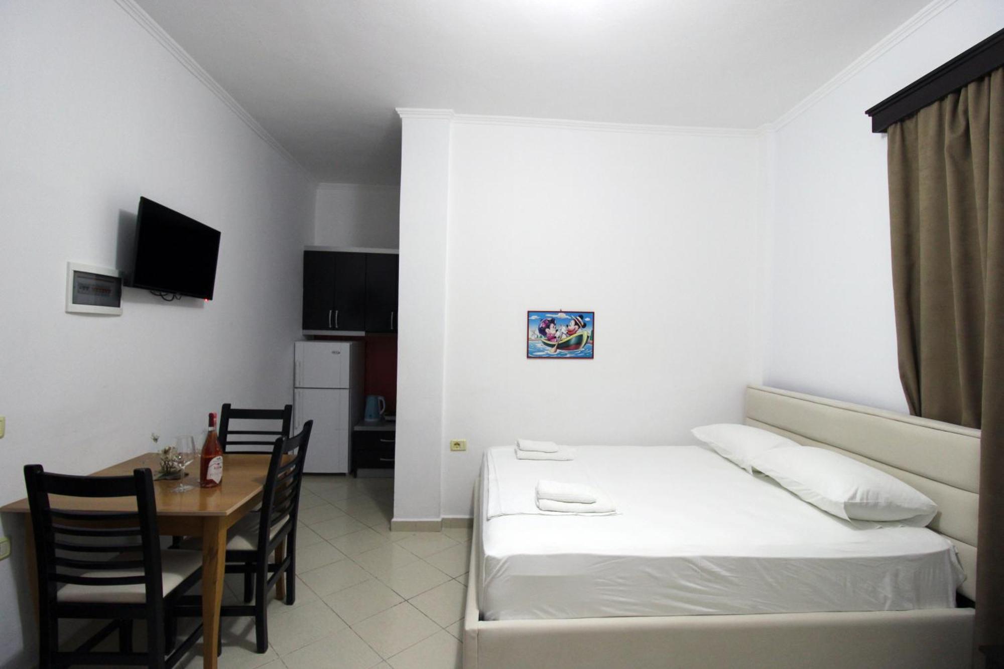 Vila Reni&Risi Ksamil Esterno foto